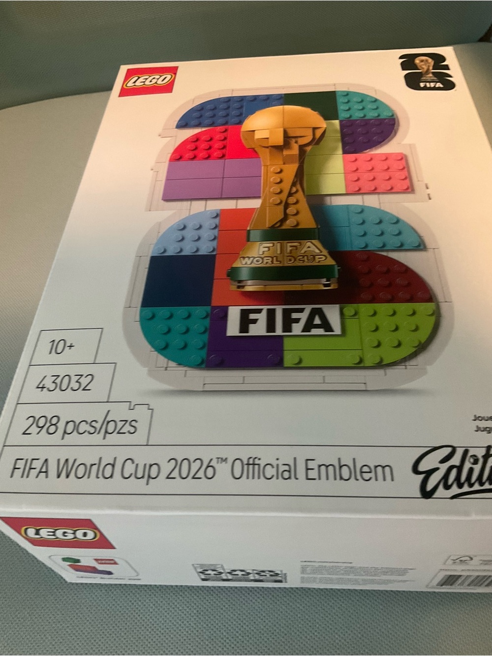 Lego FIFA World Cup Emblem Set New 43032